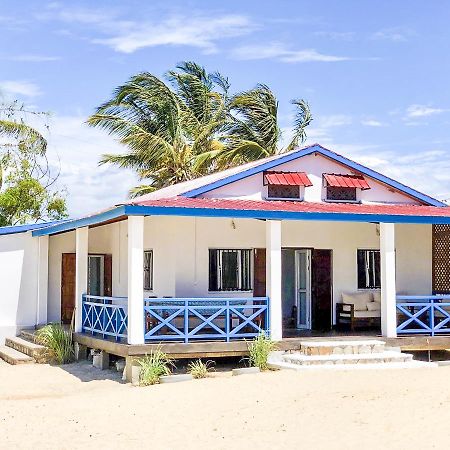 Villa A.Tia モロンダバ エクステリア 写真